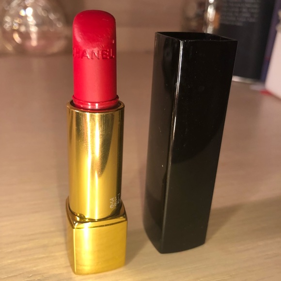 CHANEL Other - Chanel Rouge Allure Velvet 317 La Précieuse